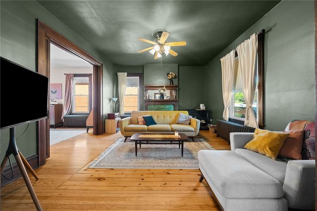 221 N Wade Ave, E Washington Boro, PA 15301