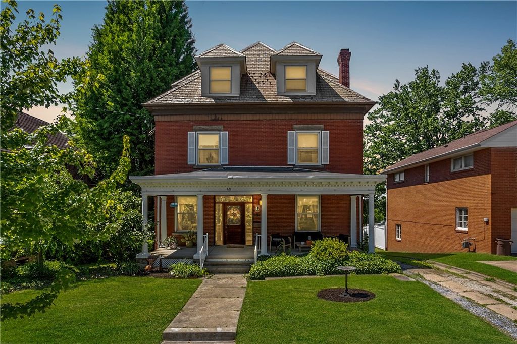 221 N Wade Ave, E Washington Boro, PA 15301