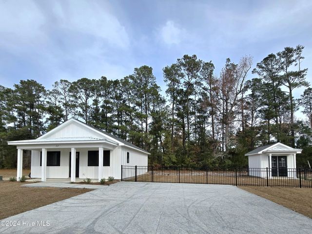 108 Long Pond Loop, Swansboro, NC 28584
