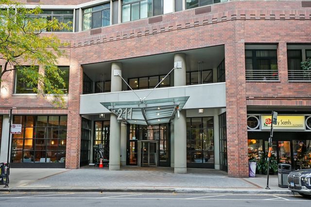 211 E Ohio Street 2707, Chicago, IL 60611