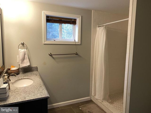 4217 UNIVERSITY DR, Fairfax, VA 22030