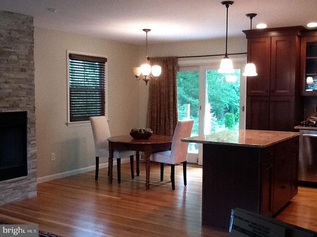 4217 UNIVERSITY DR, Fairfax, VA 22030