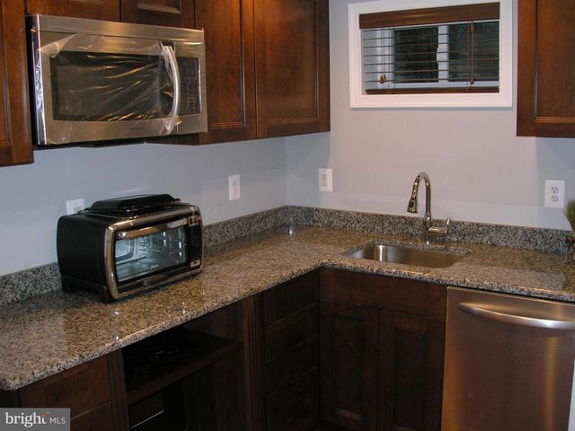 4217 UNIVERSITY DR, Fairfax, VA 22030