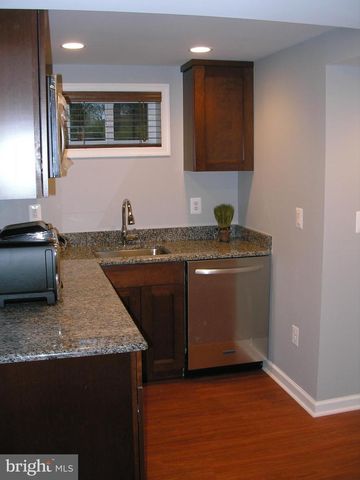 4217 UNIVERSITY DR, Fairfax, VA 22030