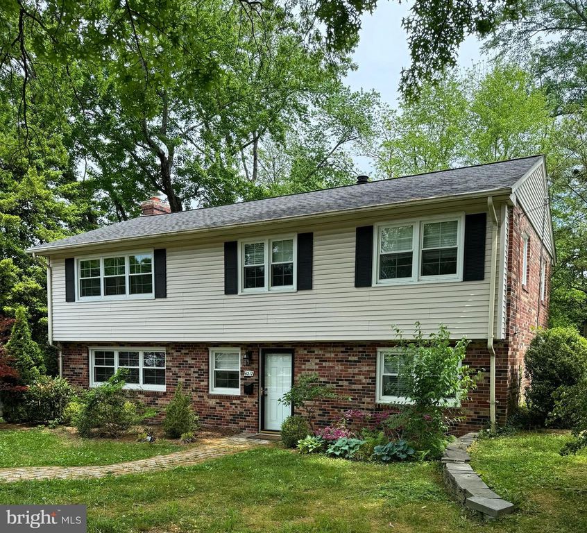 4217 UNIVERSITY DR, Fairfax, VA 22030