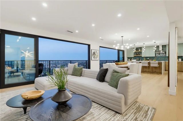 4201 Mesa, Torrance, CA 90505