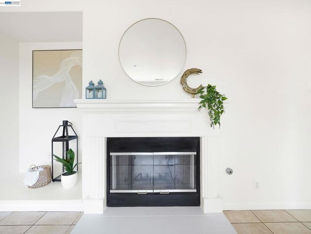 11 Meadows Ct, Fremont, CA 94539