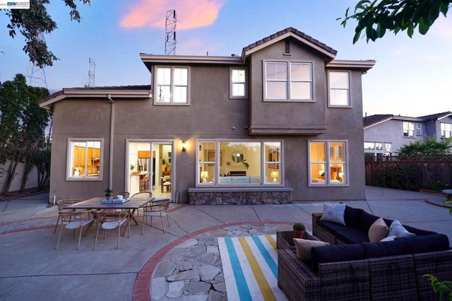 11 Meadows Ct, Fremont, CA 94539