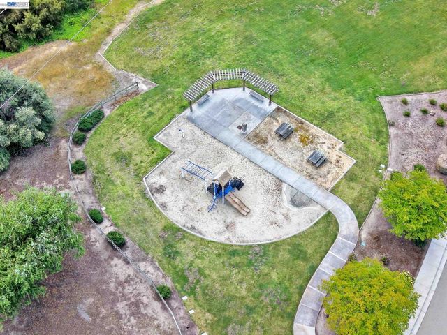 11 Meadows Ct, Fremont, CA 94539