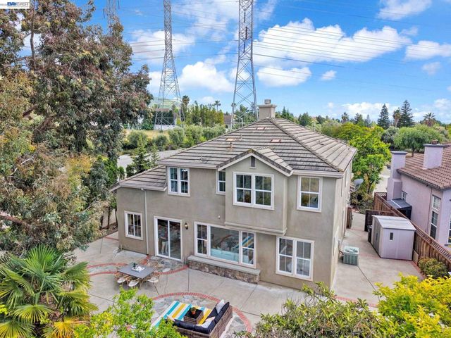 11 Meadows Ct, Fremont, CA 94539