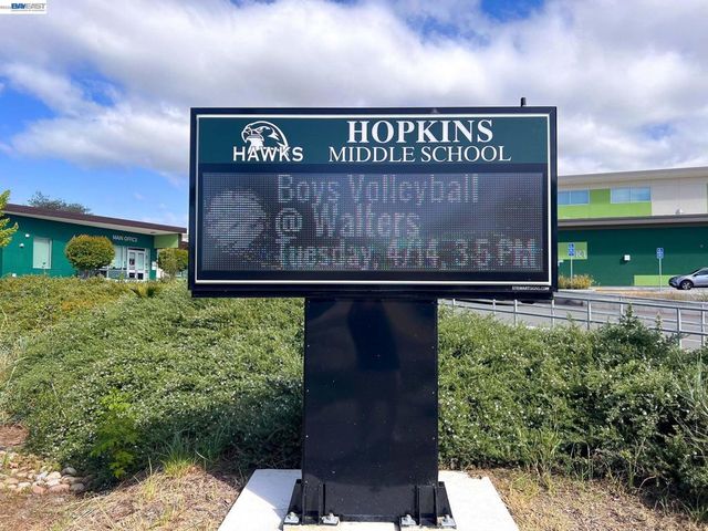 11 Meadows Ct, Fremont, CA 94539