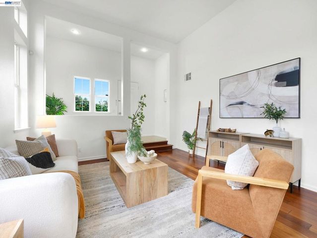 11 Meadows Ct, Fremont, CA 94539