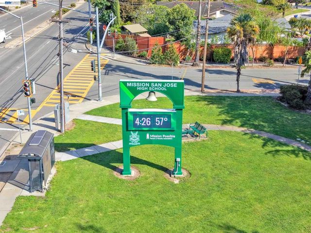 11 Meadows Ct, Fremont, CA 94539