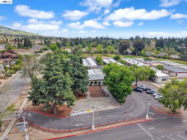 11 Meadows Ct, Fremont, CA 94539