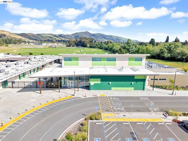 11 Meadows Ct, Fremont, CA 94539