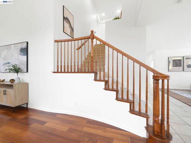 11 Meadows Ct, Fremont, CA 94539