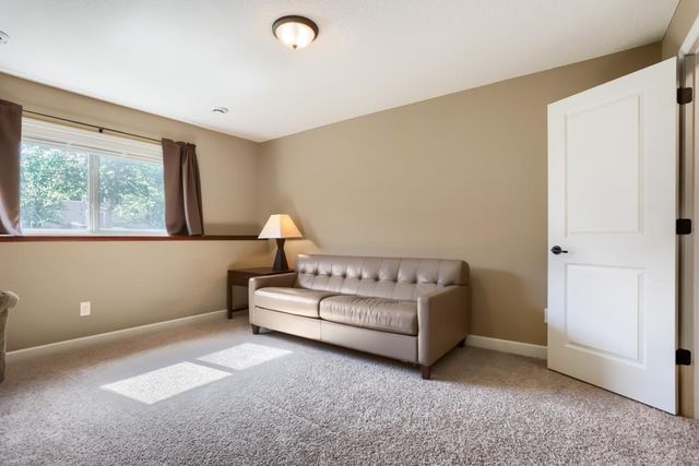 10734 Kingsfield Lane, Woodbury, MN 55129