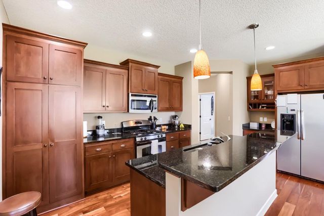 10734 Kingsfield Lane, Woodbury, MN 55129