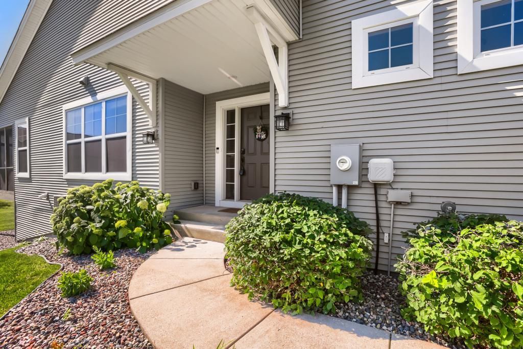 10734 Kingsfield Lane, Woodbury, MN 55129