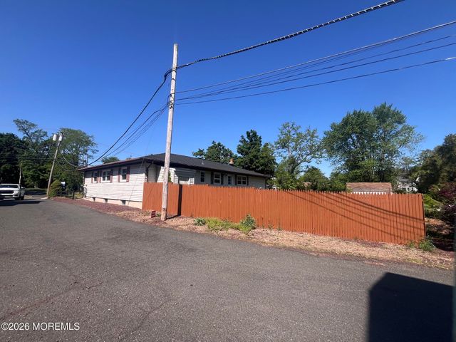 14 Wood Avenue A, Englishtown, NJ 07726