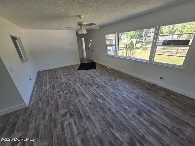 14 Wood Avenue A, Englishtown, NJ 07726