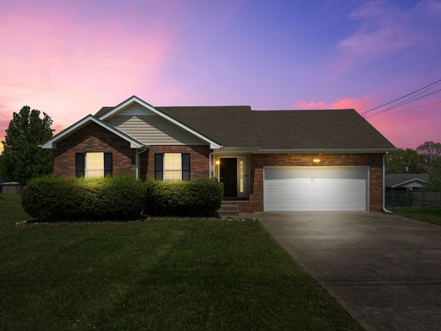 239 Moncrest Dr, Clarksville, TN 37042