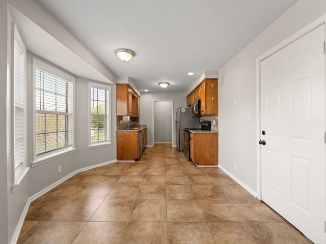 239 Moncrest Dr, Clarksville, TN 37042