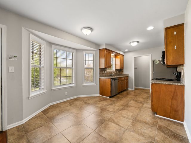 239 Moncrest Dr, Clarksville, TN 37042