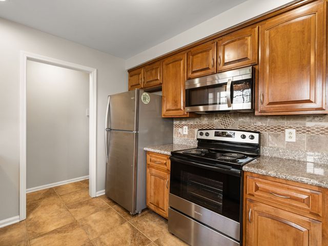 239 Moncrest Dr, Clarksville, TN 37042