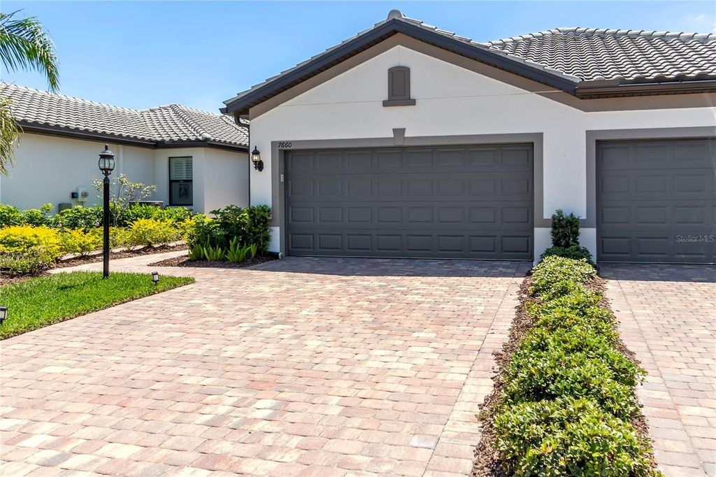 Image 2 of property listing at 7660 SUMMERLAND COVE, Bradenton, FL 34202
