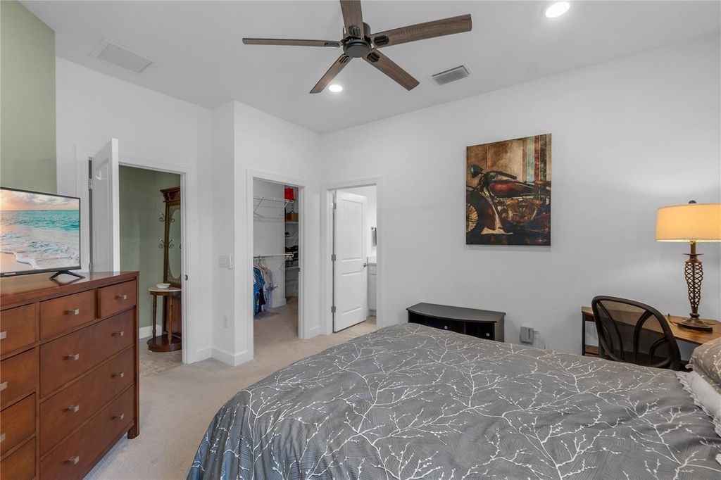 Image 23 of property listing at 7660 SUMMERLAND COVE, Bradenton, FL 34202