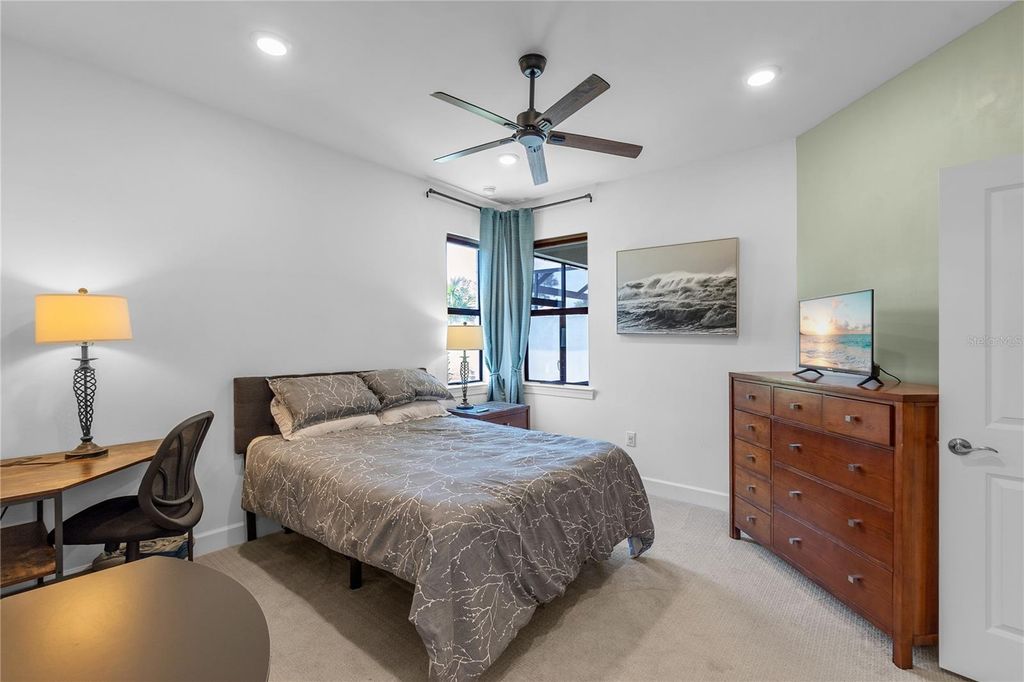 Image 24 of property listing at 7660 SUMMERLAND COVE, Bradenton, FL 34202