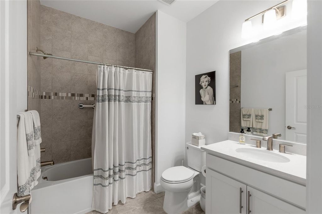 Image 30 of property listing at 7660 SUMMERLAND COVE, Bradenton, FL 34202