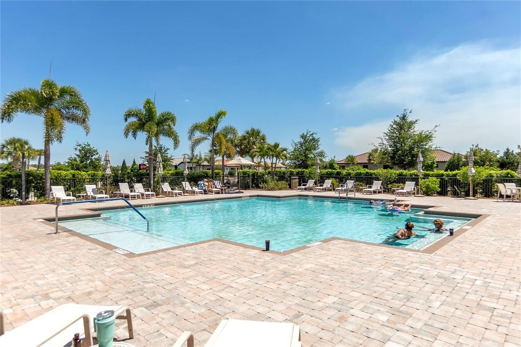 Image 33 of property listing at 7660 SUMMERLAND COVE, Bradenton, FL 34202