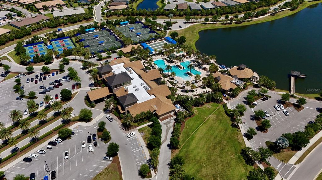 Image 34 of property listing at 7660 SUMMERLAND COVE, Bradenton, FL 34202