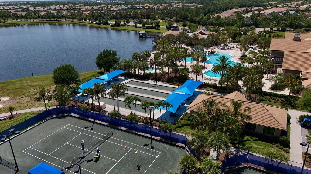 Image 35 of property listing at 7660 SUMMERLAND COVE, Bradenton, FL 34202