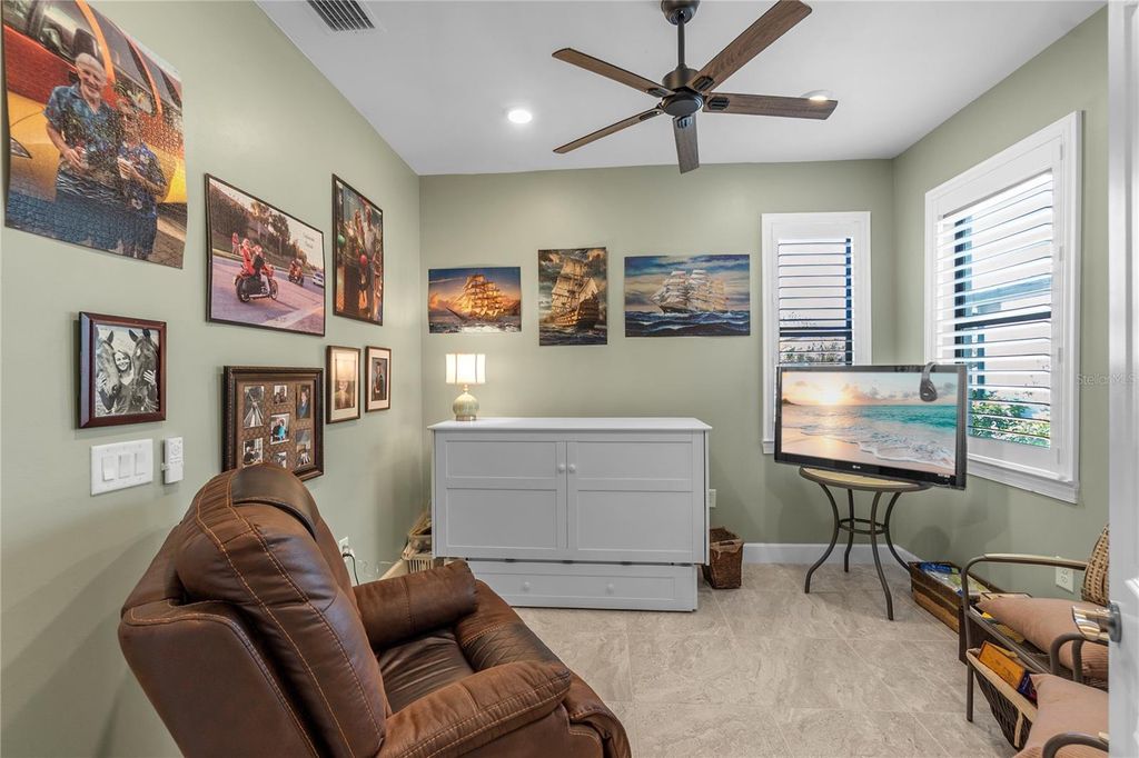Image 7 of property listing at 7660 SUMMERLAND COVE, Bradenton, FL 34202