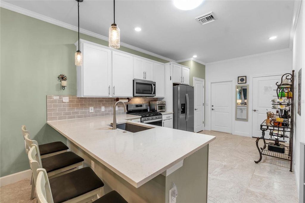 Image 9 of property listing at 7660 SUMMERLAND COVE, Bradenton, FL 34202