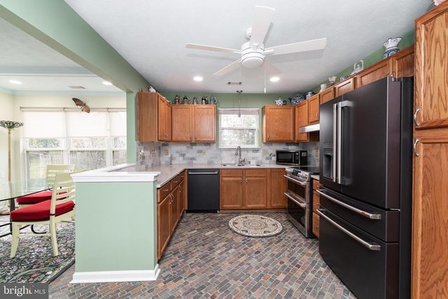 200 CRESTWOOD LN, Winchester, VA 22602