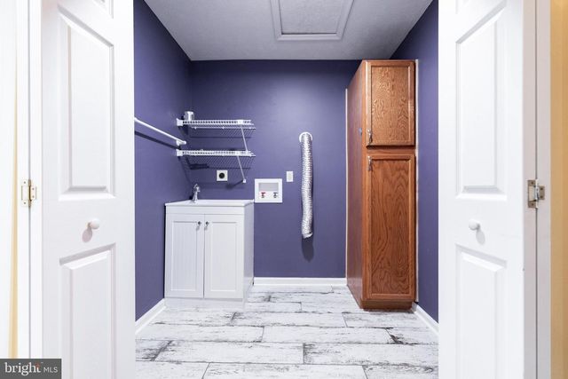 200 CRESTWOOD LN, Winchester, VA 22602