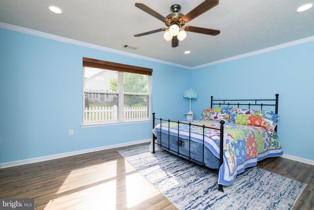 200 CRESTWOOD LN, Winchester, VA 22602
