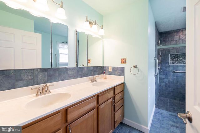 200 CRESTWOOD LN, Winchester, VA 22602