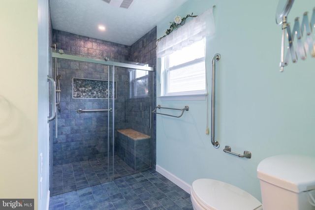 200 CRESTWOOD LN, Winchester, VA 22602
