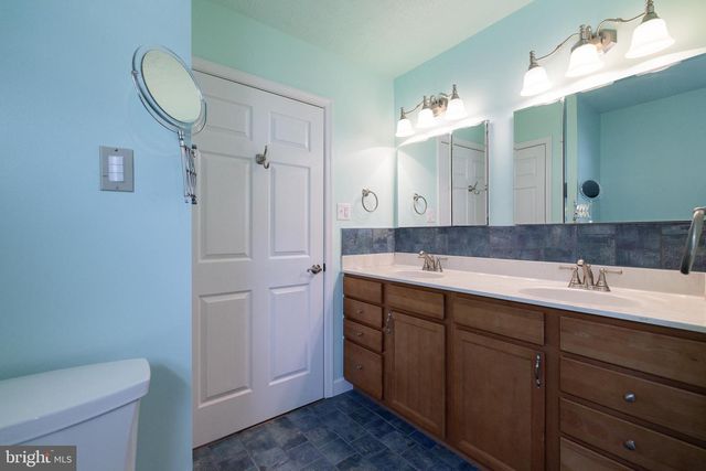 200 CRESTWOOD LN, Winchester, VA 22602