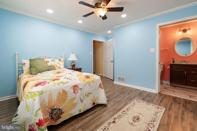 200 CRESTWOOD LN, Winchester, VA 22602