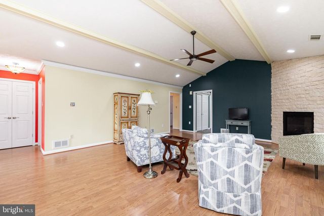 200 CRESTWOOD LN, Winchester, VA 22602