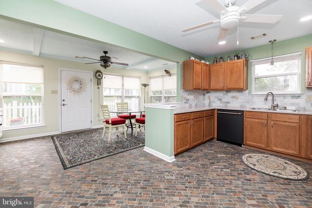 200 CRESTWOOD LN, Winchester, VA 22602