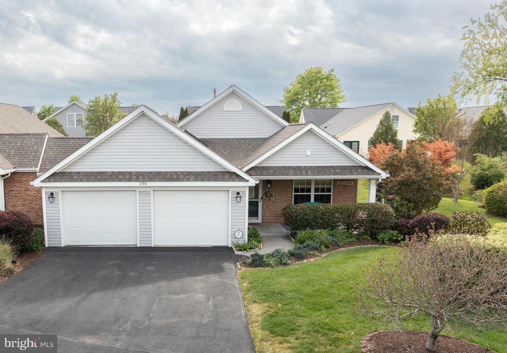 200 CRESTWOOD LN, Winchester, VA 22602