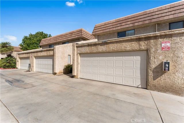 422 W Avenue J5 32, Lancaster, CA 93534