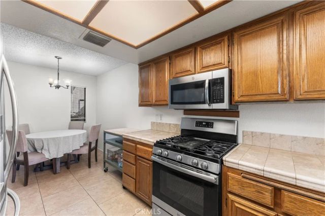 422 W Avenue J5 32, Lancaster, CA 93534